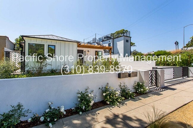 property at 2515 Federal Ave