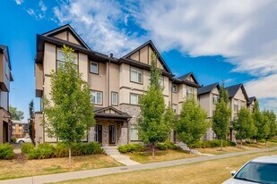 Applewood Townhomes in Calgary, AB - Building Photo