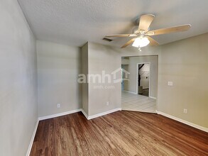 24446 Landing Dr in Lutz, FL - Building Photo - Building Photo