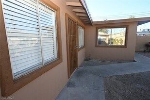 2608 E Mesquite Ave in Las Vegas, NV - Building Photo