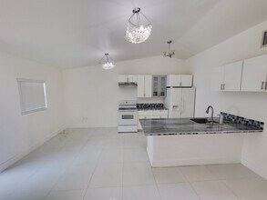 10374 SW 205th Terrace in Miami, FL - Building Photo - Building Photo