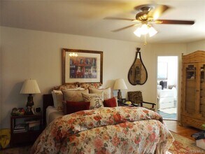 7 B Orchard Beach Rd in Port Washington, NY - Building Photo - Building Photo