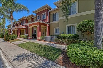 9445 Ivy Brook Run in Ft. Myers, FL - Foto de edificio - Building Photo