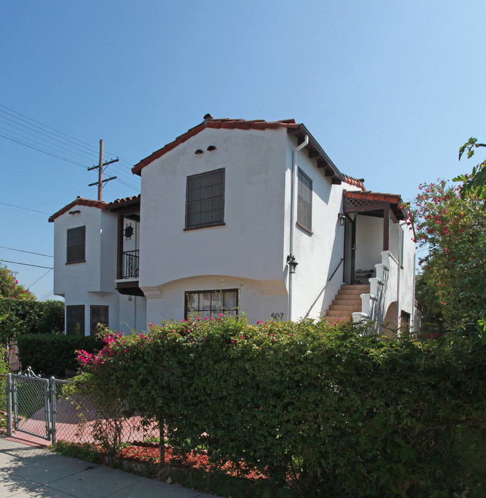 505-507 S 7th St in Burbank, CA - Foto de edificio