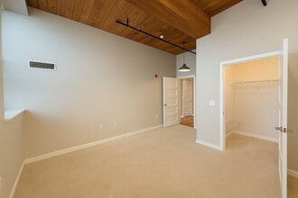 130 John St, Unit 130 John St - Unit 242 in Lowell, MA - Building Photo - Building Photo