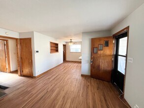 1021 W Virginia Ave in Dunbar, WV - Building Photo - Building Photo