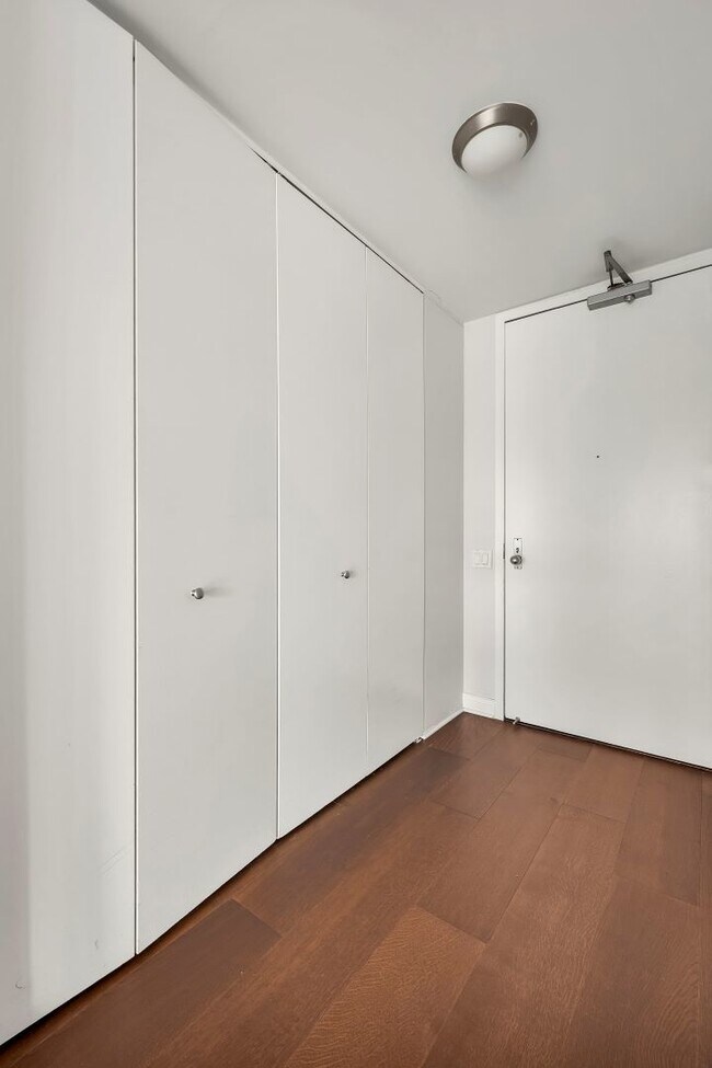 30 E Huron St in Chicago, IL - Building Photo - Building Photo