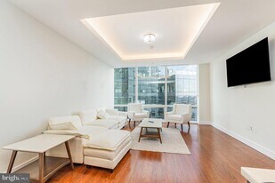 300 International Drive in Baltimore, MD - Building Photo