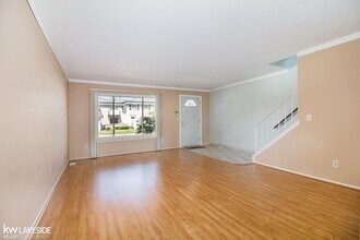 28306 Universal Dr in Warren, MI - Building Photo - Building Photo