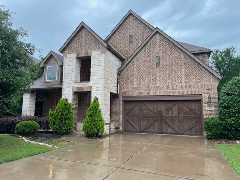 2403 Cabrillo Ln in Mansfield, TX - Building Photo