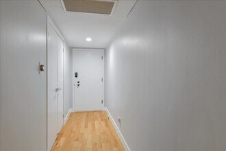 1203 N Sweetzer Ave in West Hollywood, CA - Foto de edificio - Building Photo