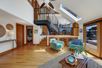 3110 Portage Bay Pl E in Seattle, WA - Building Photo - Building Photo