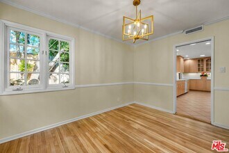 125 S Saltair Ave in Los Angeles, CA - Building Photo - Building Photo