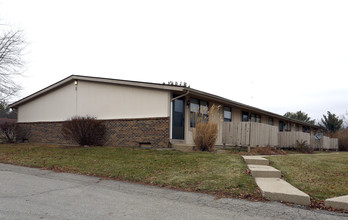 Sandalwood Apartments in Alexandria, IN - Building Photo - Building Photo