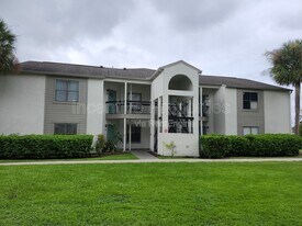 2260 Cascades Blvd in Kissimmee, FL - Building Photo