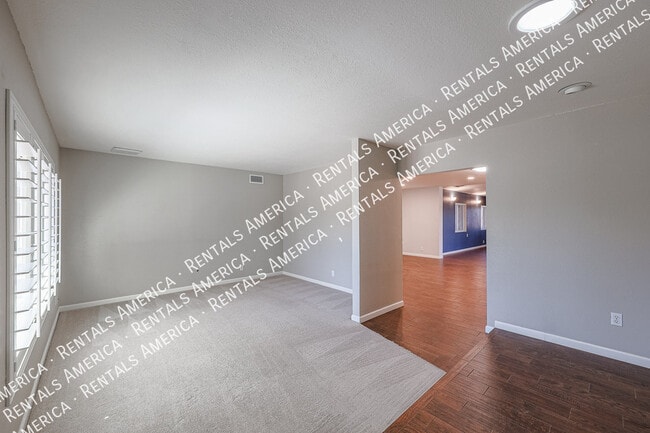 1360 W Esplanade St in Mesa, AZ - Building Photo - Building Photo