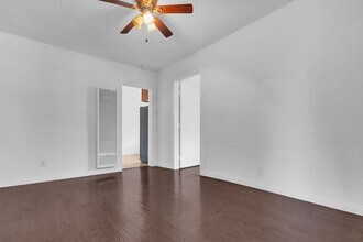 447 E 101st St in Los Angeles, CA - Foto de edificio - Building Photo