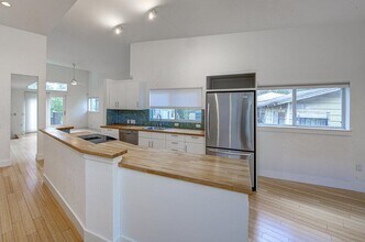 5004 Delores Ave in Austin, TX - Building Photo - Building Photo