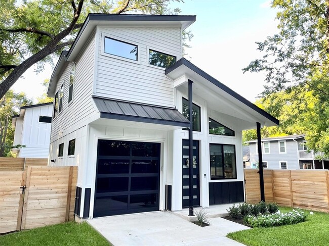 property at 2009 Canterbury St