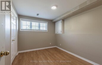 138 Carlton St in St Catharines, ON - Building Photo - Building Photo