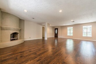 630 Cherrybark Ln in Houston, TX - Building Photo - Building Photo