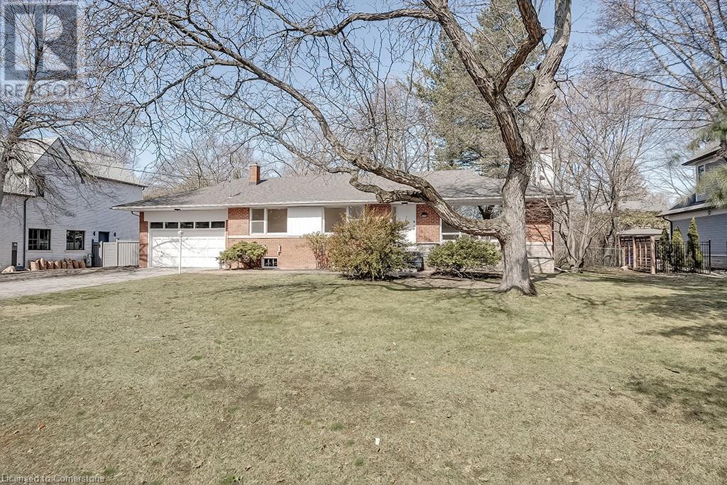 2063 Glenforest Crescent in Oakville, ON - Building Photo