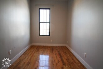 10-48 Wyckoff Ave, Unit 3 in Queens, NY - Building Photo - Building Photo