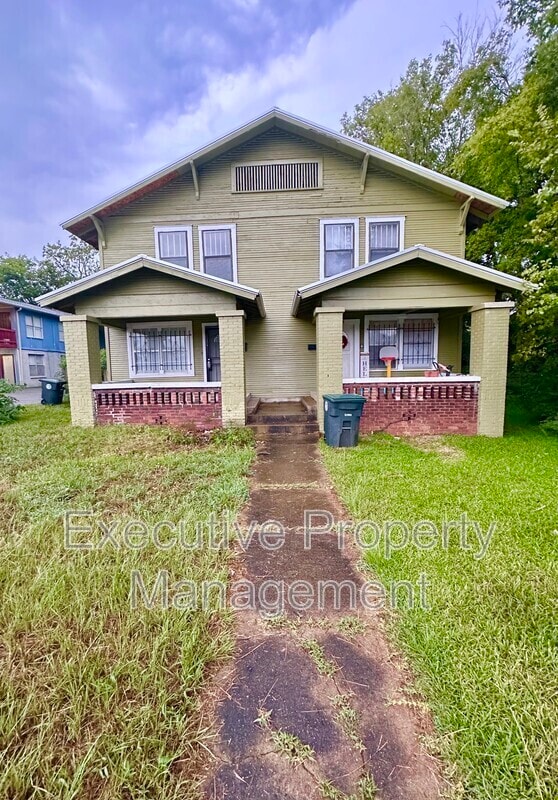property at 2711 Avenue E