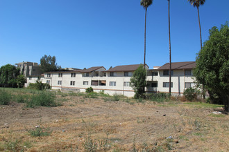 Pine Tree Terrace in Reseda, CA - Building Photo - Building Photo