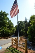 University Garden in Athens, GA - Foto de edificio - Building Photo
