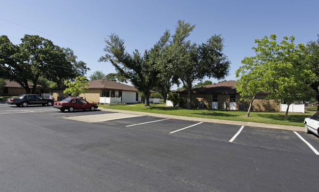 Seagoville Senoir Citizens Home in Seagoville, TX - Foto de edificio - Building Photo