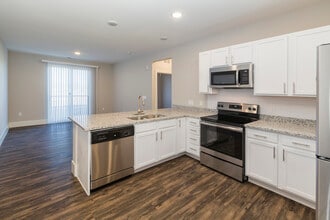 Retreat at Patriot Park in Colorado Springs, CO - Foto de edificio - Building Photo