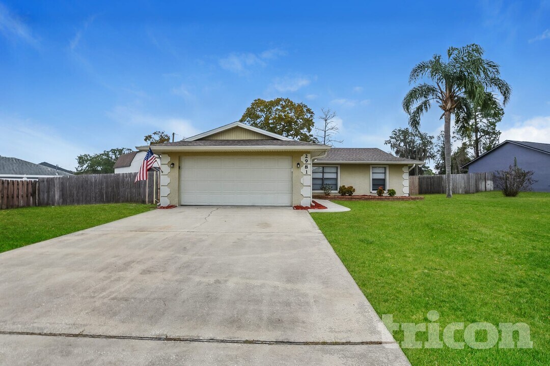 2981 Snow Dr in Deltona, FL - Building Photo