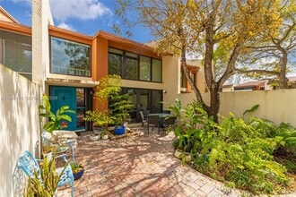 7825 SW 103rd Pl in Miami, FL - Building Photo - Building Photo