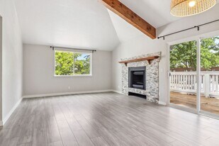 1180 S Monaco St Pkwy in Denver, CO - Building Photo