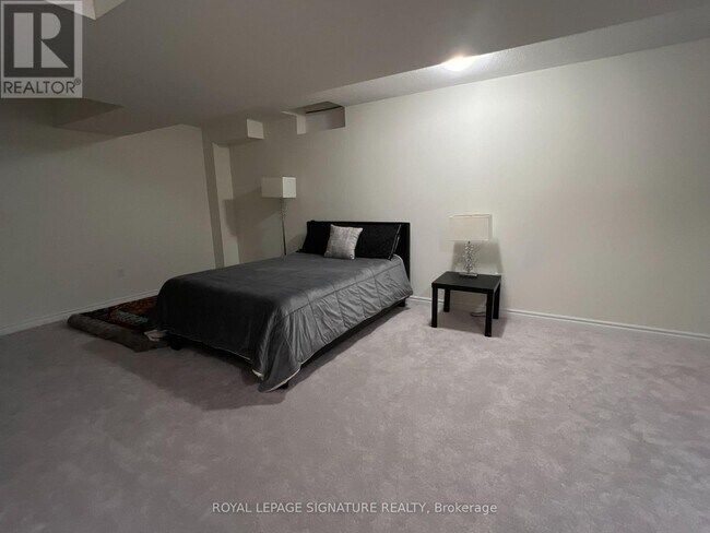 2147 Hallandale St in Oshawa, ON - Building Photo - Building Photo