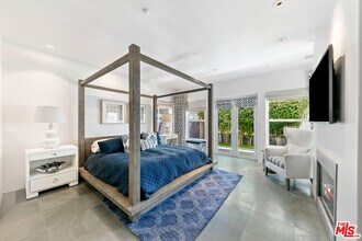 1341 Palisades Beach Rd in Santa Monica, CA - Building Photo - Building Photo