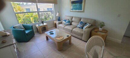 605 Sombrero Beach Rd in Marathon, FL - Building Photo - Building Photo