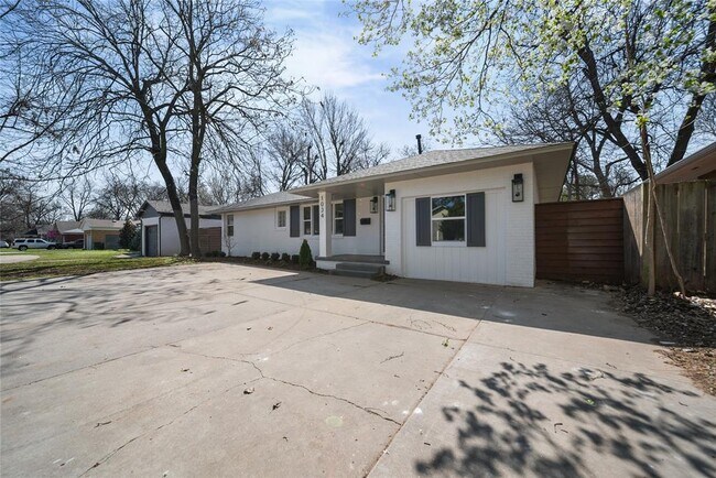1034 W Boyd St in Norman, OK - Building Photo - Building Photo