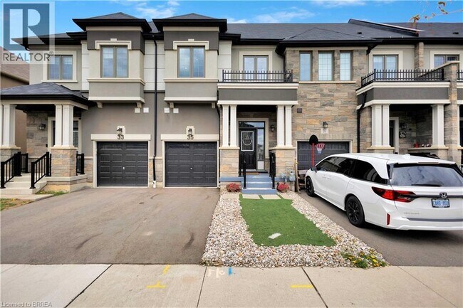 35 Bilanski Farm Rd in Brantford, ON - Building Photo - Building Photo