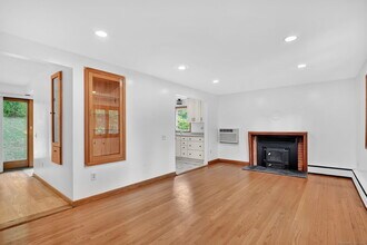 111 Cemetery Rd in Vernon, CT - Building Photo - Building Photo