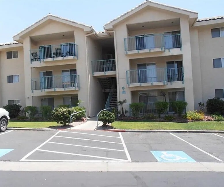 3550 Bay Sands Dr, Unit #1005 in Laughlin, NV - Building Photo