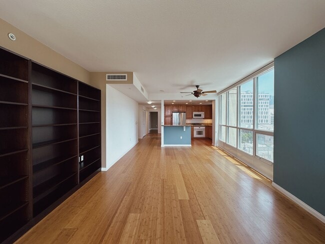 555 Front St in San Diego, CA - Building Photo - Building Photo