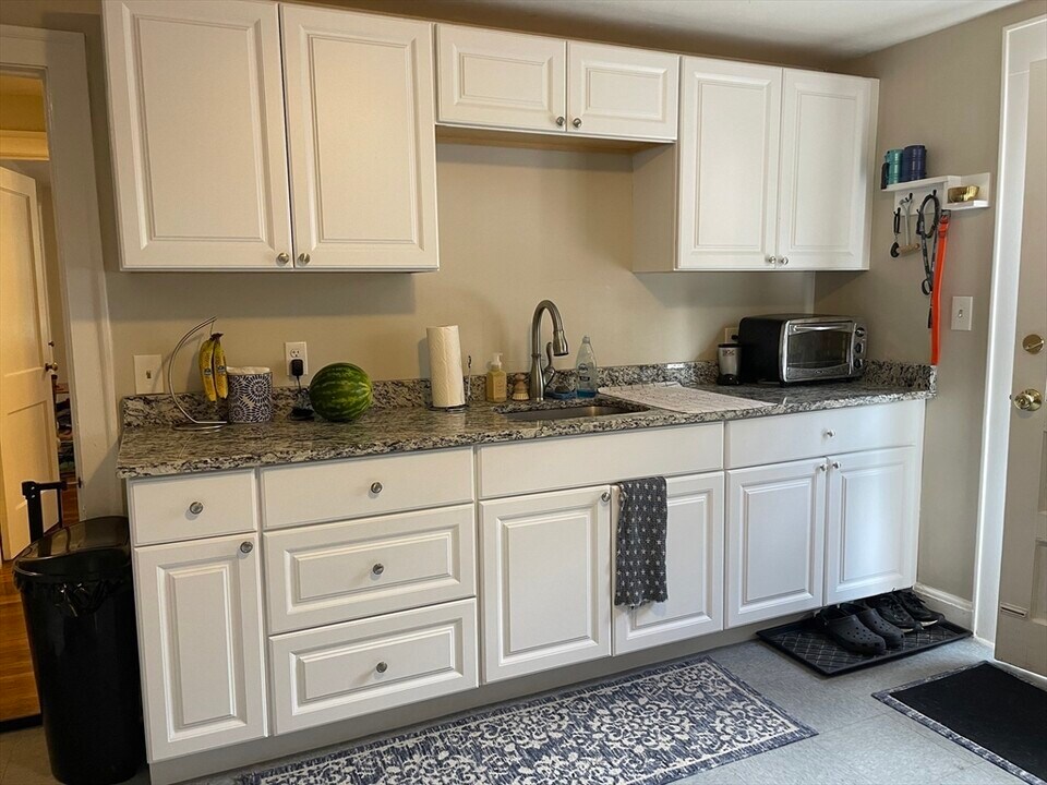 73 Fuller St in Waltham, MA - Building Photo
