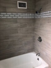 4619 W Fond du Lac Ave-Unit -4619 in Milwaukee, WI - Building Photo - Building Photo