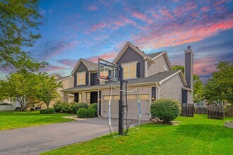 34062 N Sulkey Dr in Gages Lake, IL - Building Photo - Building Photo