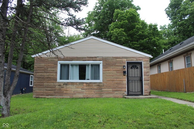 property at 3125 N Gladstone Ave