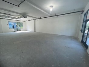 250 NY-32 in Woodbury, NY - Building Photo - Building Photo
