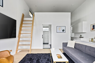144 S Wilton Pl, Unit South in Los Angeles, CA - Foto de edificio - Building Photo