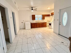 16590 S Windmill Ave in Odessa, TX - Building Photo - Building Photo